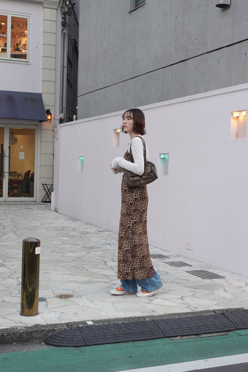 バックオープンレオパードワンピ